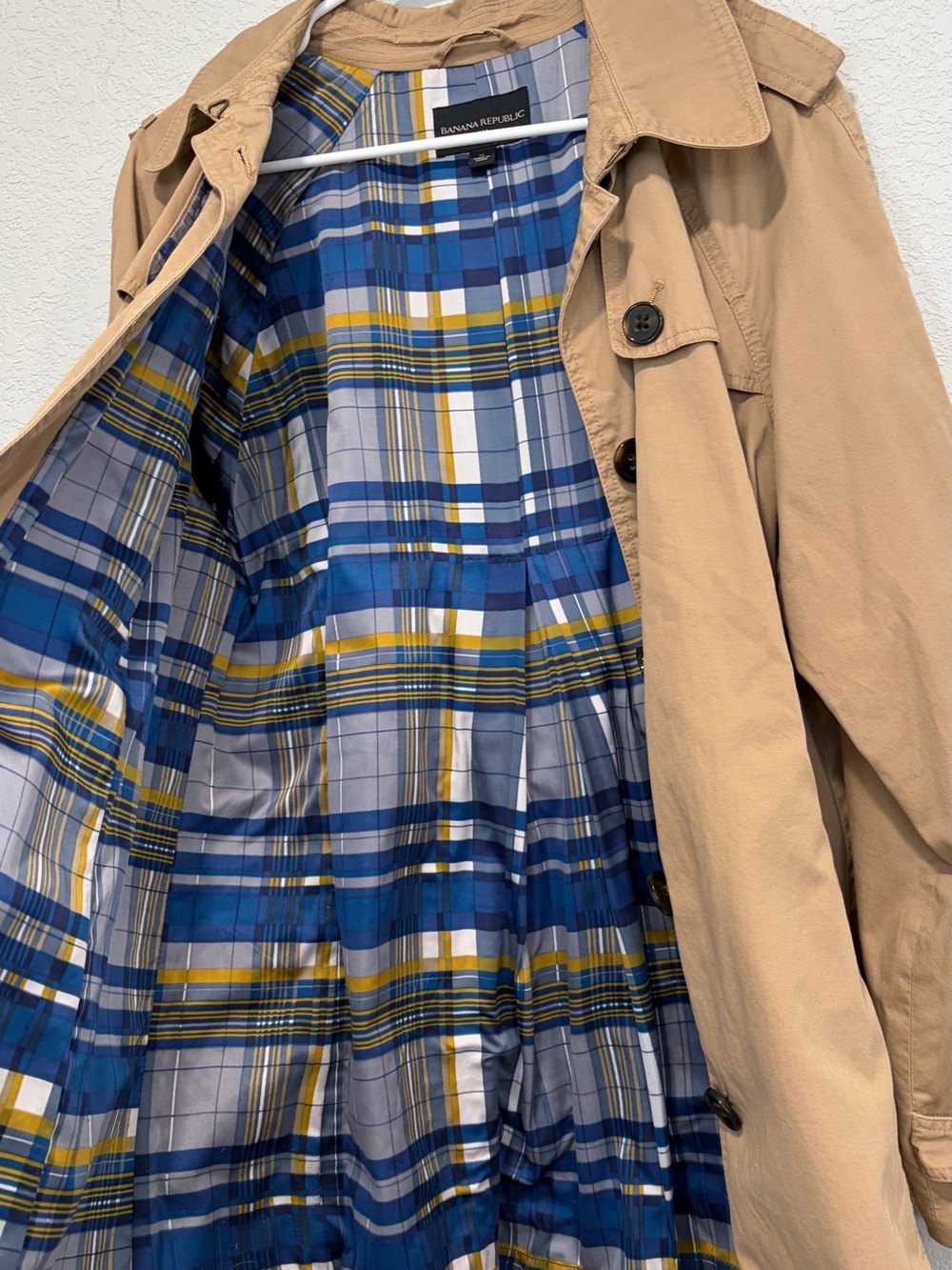 Banana Republic Light Tan Trench Jacket with Plaid Lining - Picture 4 of 6